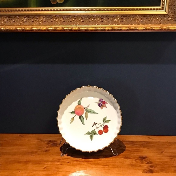 1961 Royal Worcester Evesham Gold Trimmed Quiche or Tart Dish - Picture 2 of 9